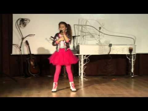 Daria Rotaru 9 ani - Rolling in the Deep (Adele)