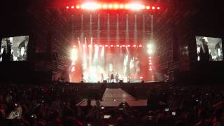 Robbie Williams Live in Rome - Intro + Let me entertain you, + Rock DJ....