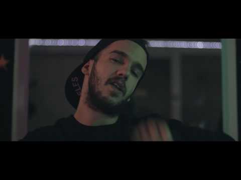 COMPARE FLOW FT JONHY DVICIO -  DICEN