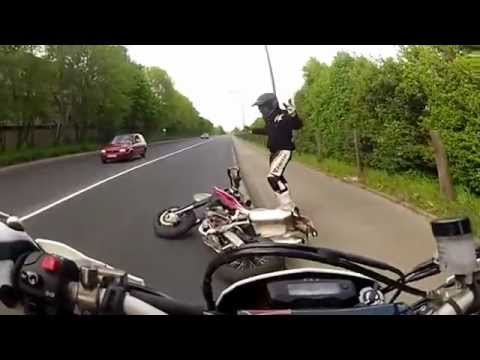 My Friends Wheelie Fail On Dirtbike (Crash)