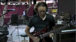 Mike Einziger of Incubus Gives &quot;Adolescents&quot; Guitar Tutorial