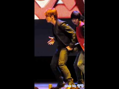 111009 Friends of Korea - Superman - Donghae