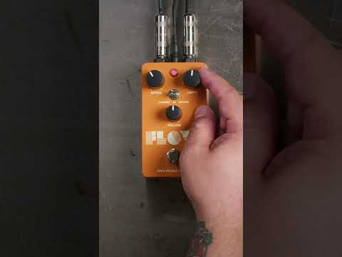 Immagine Universal Audio Flow Vintage Tremolo 2023 - Present - Orange - 7