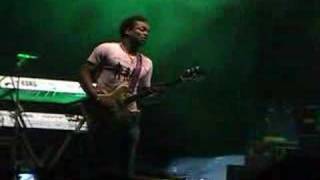 The Roots Hendrix Cover Machine Gun Live at Langerado 2008