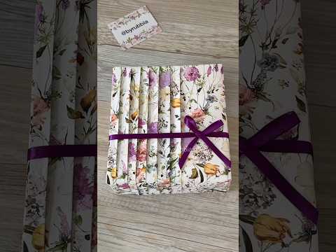 How to wrap a gift. Gift wrapping with pleats #how #diy #gift #giftwrapping #giftideas #byrubbia