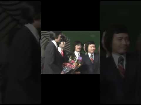 ジュリー💗沢田研二様「勝手にしやがれ」レコード大賞受賞シーン&rarr;あのセットの7枚目には未収録の部分👋😆🎶✨