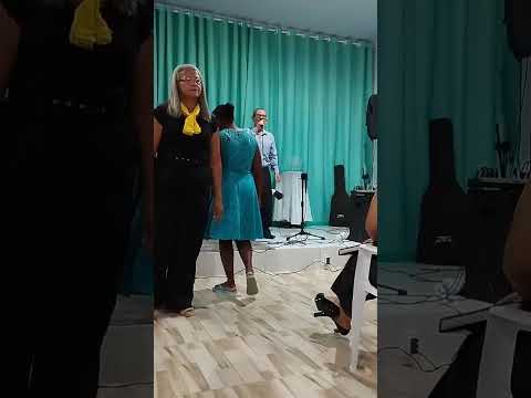 Eu louvando a Deus na igreja do evangelho fonte das águas vivas em juvenilia norte de Minas Gerais