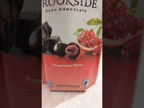 Brookside dark chocolate pomegranate 🍎🍫 #pomegranate #darkchocolate #brookside