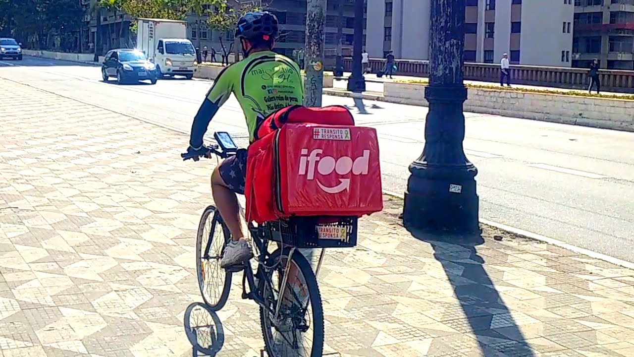 Pedalam muito e ganham pouco. Ciclistas entregadores de aplicativo. - Reportagem #canalmovase