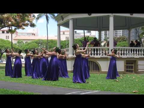 "Nohili Ē" - Kuana Torres Kahele & Hālau Māluakiʻiwailehua