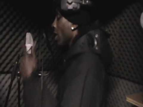 D21 from Blackmobb & Paper Boy Records Freestyling at Paper Boy Studio