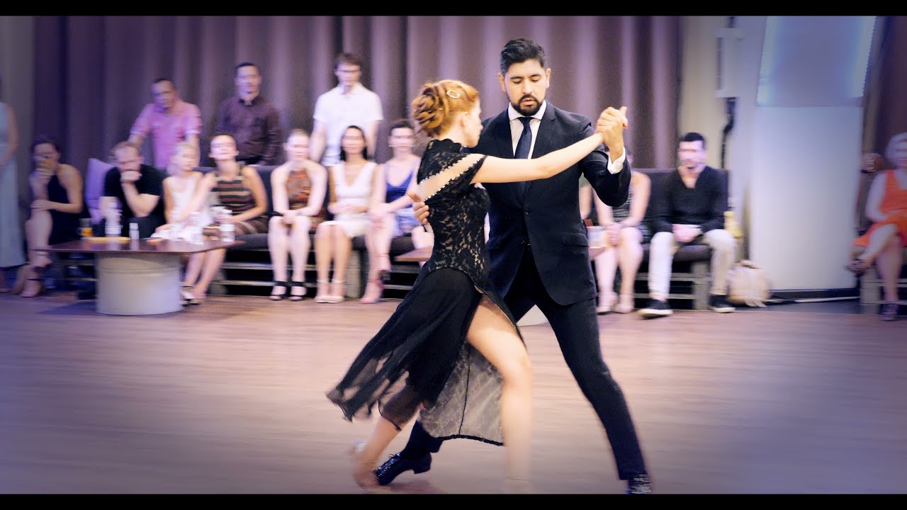 Sebastian Jimenez Joana Gomes dancing Fuimos in Kyiv Art Prichal Gallery July 2021