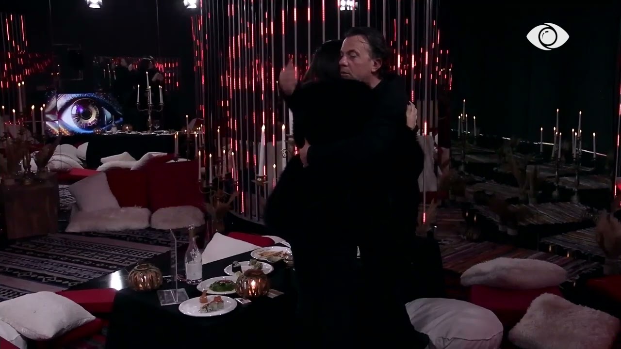 Laerti puth Olën në ballë pas darkës së sotme