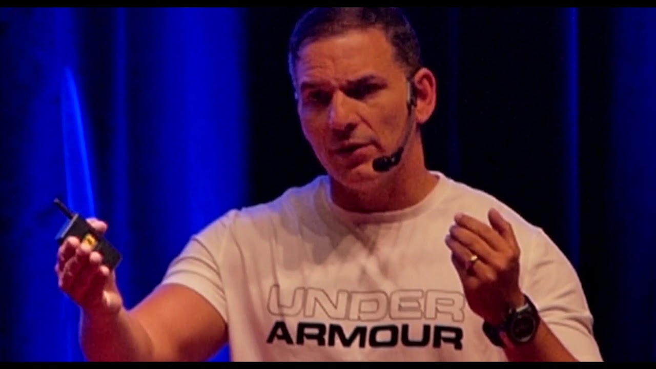 O trabalho será transformado pela ciência de dados | Claudio Pinheiro | TEDxCampinas