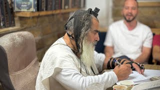 הרב שלום סבג - שיעורי וידאו - הרב שלום סבג✨ איך זה יתכן אדם חזק מול השם ועדיין אין שידוך ופרנסה? – כ״א בסיוון ה׳תשפ״ה 🇮🇱