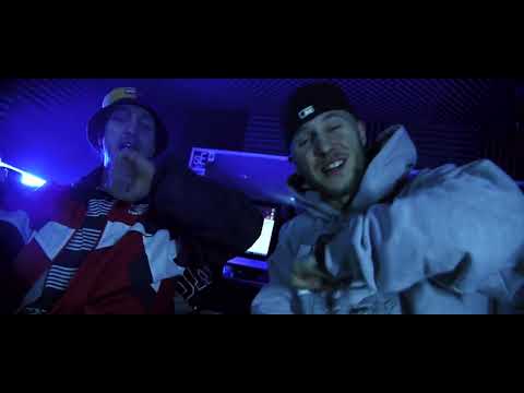 03. PioruN - Sinusoida [feat. D-LOCC] (prod. AizzyBeatz)