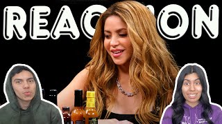 MEXICANOS REACCIONAN II Shakira Howls Like a She-Wolf While Eating Spicy Wings (PARTE 1)