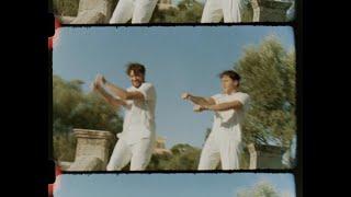 Doigts croisés Music Video