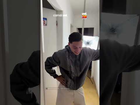 Mãe viraliza com surpresa simples e afetiva para celebrar os 18 anos do filho