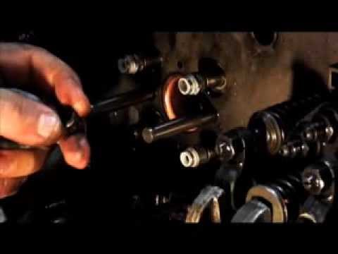 Valve guide seal change on Detroit Diesel 8v71