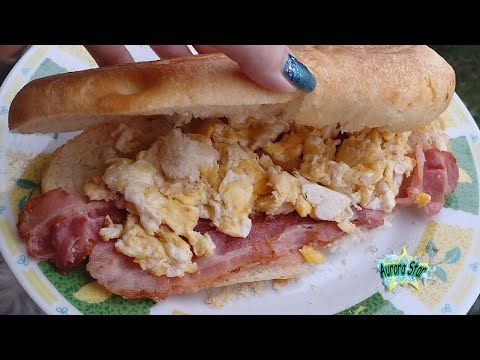 Ricetta: bacon e uova strapazzate nel panfocaccia per colazione!