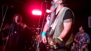 Steve Earle &amp; the Dukes &quot;Sunset Highway&quot; Helotes, Texas-20 December 2017