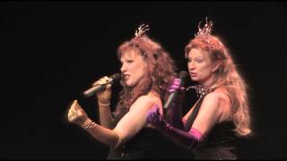 Dancing Queen - Show cABBAret : Marie Davout et Dora Bailey.