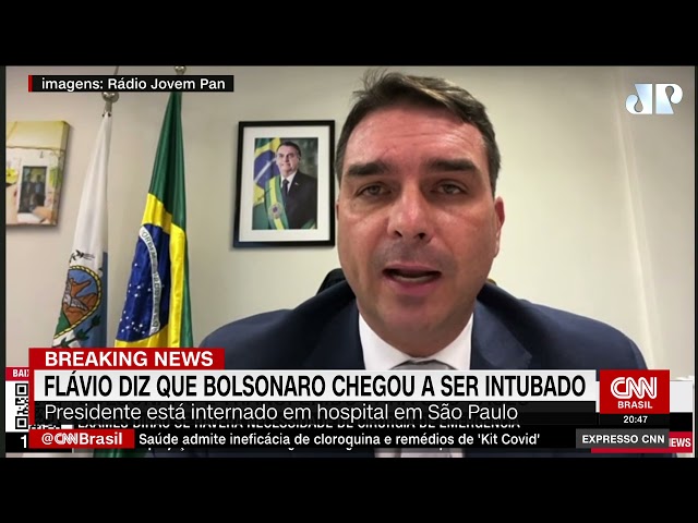 Flávio Bolsonaro diz a rádio que presidente chegou a ser intubado
