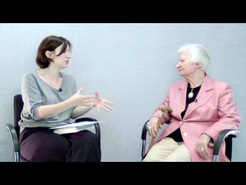 video de entrevista da escritora, aos 90 anos