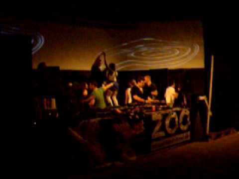Intro Reboot @ The Zoo Project Ibiza - Channel Zoo 29/07/09 (Felipe﻿ Venegas - Llovizna)