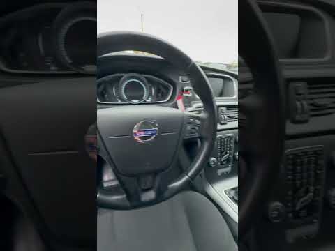 фото volvo v40 cross country i 0