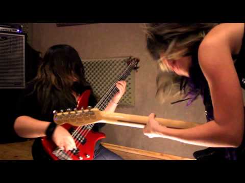 Runaway Baby Cover - (Bruno Mars) - Lula Bertoldi / Andrea Juárez / Agu Romanelli