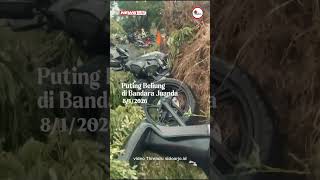 Download lagu FLASH NEWS!! ANGIN RIBUT PORAK PORANDAKAN DAERAH JUANDA SIDOARJO JAWA TIMUR #anginkencang #sidoarjo mp3