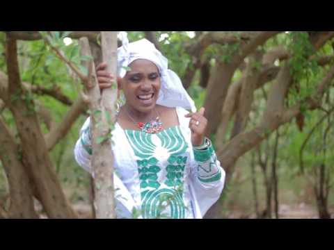 Rose Sabine   #Il_sAppelle_Jésus Clip Officiel