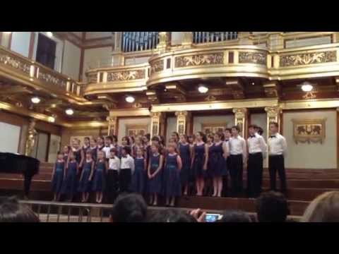 Изпълнение на детска вокално-театрална формация "Таласъмче" във Виена