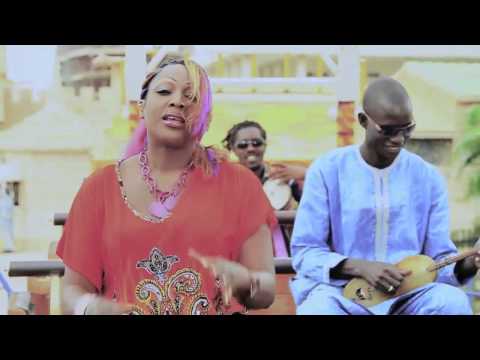 CLIP AMY COLLE Xalé