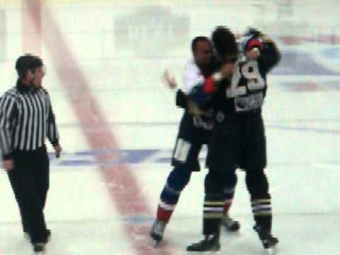 Alex Penner vs Sean McMorrow