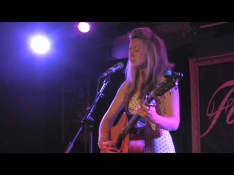 Beatie Wolfe Live @ Fontana's - 