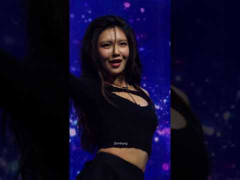 20231001 Soo Young ‘MY MUSE’ in Bangkok - Dance cover (Shutdown/I AM/Hype Boy/Antifragile)
