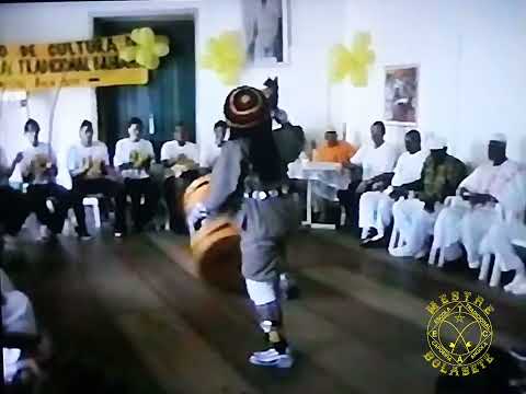 Apresentação do Mestre Pelé do Tonel