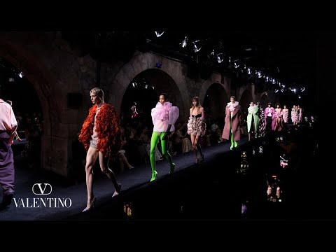Valentino Le Club Couture thumnail