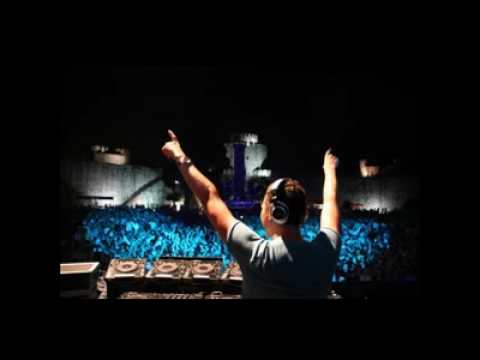 Tiësto feat. CC Sheffield - Escape Me (Extended Mix) Club Life 133