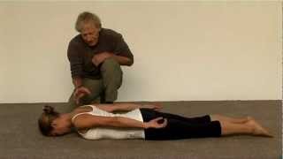 How to strengthen your middle back muscles at home - for perfect posture
