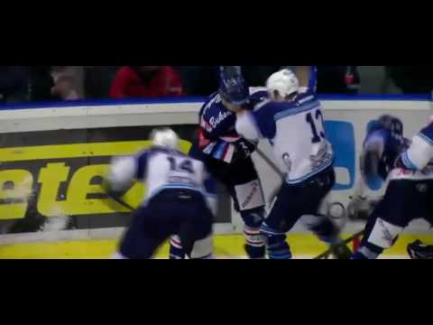 Bitka Jan Schleiss (HC Plzeň) vs. Petr Kolouch (HC Vítkovice)