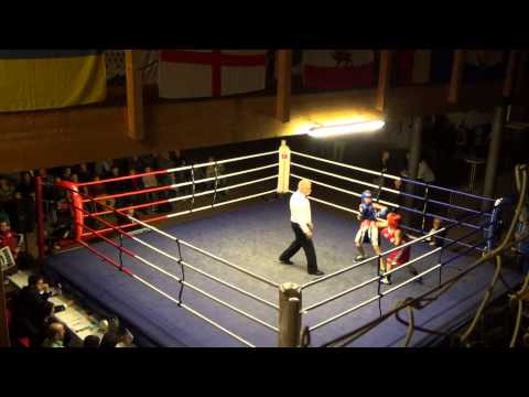 Jliha Kaluz (ROT) vs. Nils Rötten (BLAU) - Pugilist Länderkampf Rumänien 22.04.14