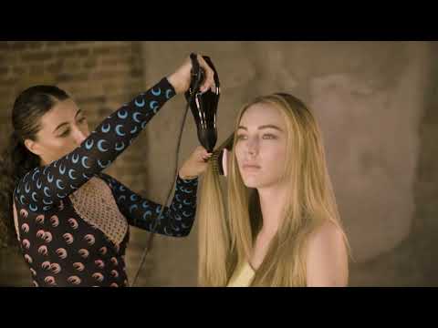 Šepetys plaukų džiovinimui Tangle Teezer Easy Dry &amp; Go Jet Juodas, juodas video