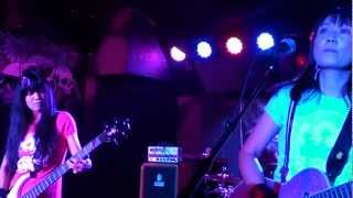 Shonen Knife (少年ナイフ) - Wind Your Spring