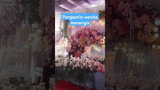 Download lagu Pengantin wanita menangis haru karena ibunya menyanyikan lagu spesial mp3