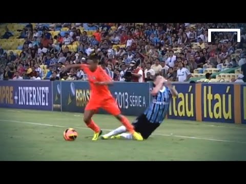 Ridiculous dive against Gremio - Biro Biro