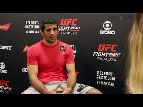 タイトルや政治については心配していないベニール・ダラッシュだが、UFC Fight Nigの前に意見を述べることには満足しているようだ。 (Beneil Dariush not worried about titles, politics, but happy to voice opinion ahead of UFC Fight Nig)